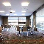 Hyatt Place Amsterdam Airport 4*