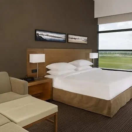 Hyatt Place Amsterdam Airport 4*