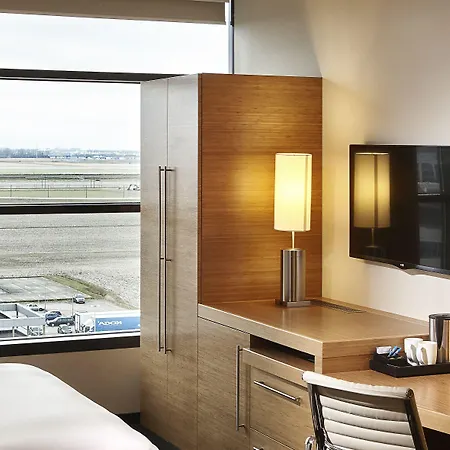 Otel Hyatt Place Amsterdam Airport 4*