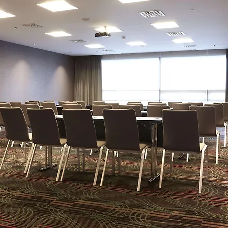 Otel Hyatt Place Amsterdam Airport 4*