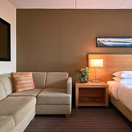 Hyatt Place Amsterdam Airport 4*