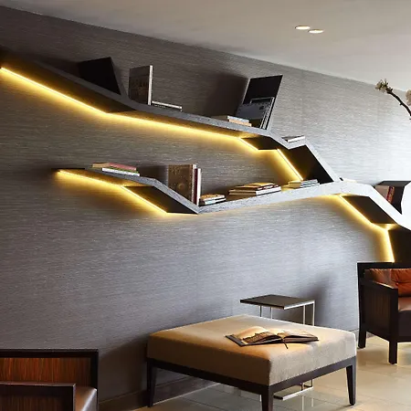 Hyatt Place Amsterdam Airport 4*