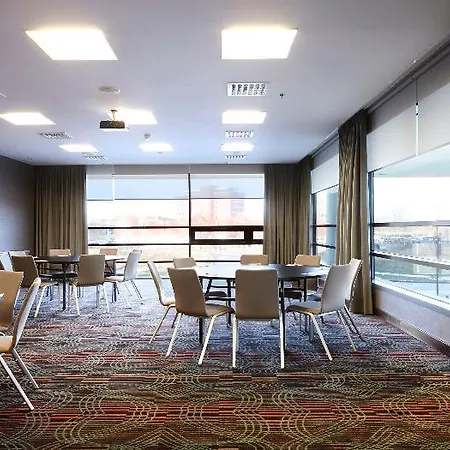 Hyatt Place Amsterdam Airport 4*