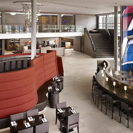 Hyatt Place Amsterdam Airport 4*
