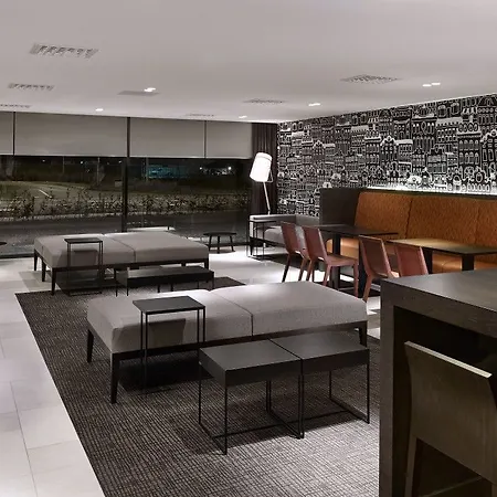 Hyatt Place Amsterdam Airport 4*
